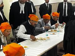 
      
      CJI BR Gavai, apex court judges participate in community langar
      
      