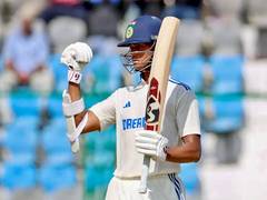 
      
      Jaiswal's 156 steers Mumbai, Vihari's hundred helps Tripura
      
      