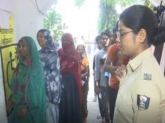 
      
      Bihar polls: Burqa-clad women welcome EC initiative
      
      