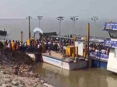 
      
      Bihar: Locals in Danapur use boats to reach polling stations
      
      