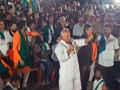 
      
      Protesting sugarcane farmers throw slippers at Karnataka Minister
      
      