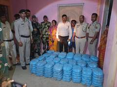
      
      Tripura: BSF apprehends three Bangladeshi nationals...
      
      