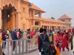 
      
      UP: Devotees flock to Sri Janmabhoomi temple
      
      
