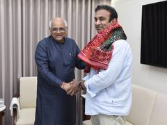 
      
      Odisha Governor pays courtesy visit to Gujarat CM in Gandhinagar
      
      