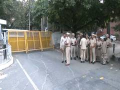 
      
      Police personnel deployed at gates of Panjab University
      
      
