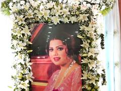 
      
      Prayer meet held in memory of veteran playback singer Sulakshana 
      
      