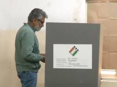 
      
      'Baahubali' director SS Rajamouli casts vote in Telangana
      
      
