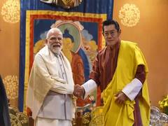 
      
      PM Modi, Bhutan King hold delegation-level talks in Thimphu
      
      