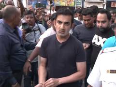 
      
      Gautam Gambhir visits Kalighat Temple
      
      