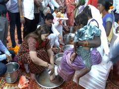 
      
      Chhattisgarh: BJP MLA Bhawna Bohra welcomes 125 tribals back to Hinduism in Kabirdham
      
      
