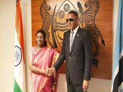 
      
      President Murmu holds talks with Botswana President Duma Boko
      
      