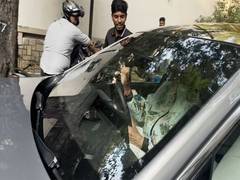 
      
      Amitabh Bachchan showcases his driving skills 
      
      