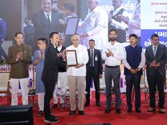 
      
      Gujarat CM Bhupendra Patel presented certificates to advocates
      
      