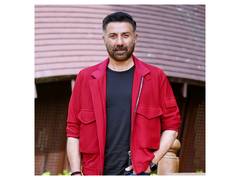 
      
      Sunny Deol urges media to go home amid Dharmendra's recovery 
      
      