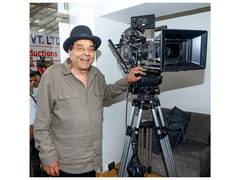 
      
      Karan Johar, Madhur Bhandarkar urge privacy for Dharmendra
      
      