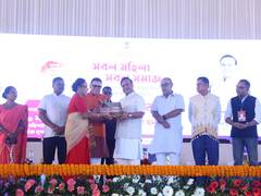 
      
      Assam CM Sarma distributes cheques to 36,834 SHG members
      
      