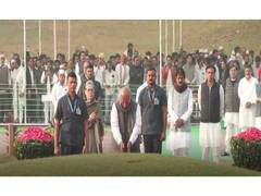 
      
      Kharge, Sonia pay tribute to Pt Nehru on his birth anniversary
      
      