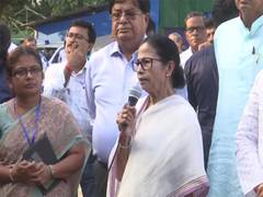 
      
      West Bengal CM pays tribute to tribal freedom fighter Birsa Munda
      
      