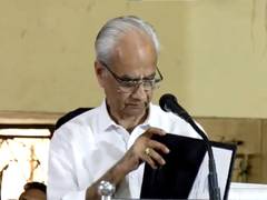 
      
      Retired IAS K Jayakumar takes oath as newly appointed TDB pres
      
      