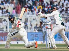 
      
      India need record chase to beat South Africa in Kolkata Test
      
      