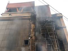 
      
      Massive fire engulfs banquet hall in Gorakhpur
      
      