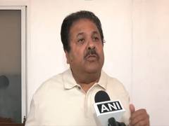 
      
      Rajeev Shukla backs Rahul Gandhi over poor performance in Bihar
      
      
