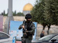 
      
      Security forces evacuating people from ‘Tzur Misgavi’ in Gush Etz
      
      
