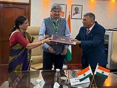 
      
      Gati Shakti Vishwavidyalaya and DRDO sign MoU to develop smart te
      
      