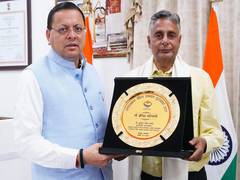 
      
      Uttarakhand CM confers ‘Uttarakhand Gaurav Samman' award
      
      