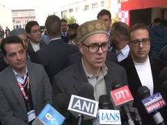 
      
      Omar Abdullah visits injured in Nowgam Police Station blast
      
      