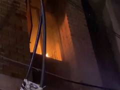 
      
      Uttar Pradesh: Fire erupts at Kanpur hotel, no casualties
      
      