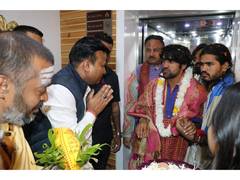 
      
      Bageshwar Baba at Sanskriti University: Inspires Students
      
      