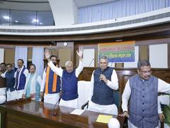 
      
      Nitish Kumar stakes claim to form government, ready to return...
      
      