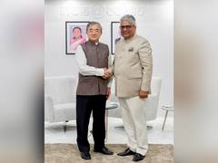 
      
      Union Minister Bhupender Yadav meets China's special envoy for clim
      
      