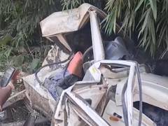 
      
      Train collides with pick-up van in Tripura's Dhalai, multiple dea
      
      