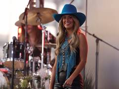 
      
      Lianey Wilson takes Entertainer of the Year awardat CMA 2025
      
      