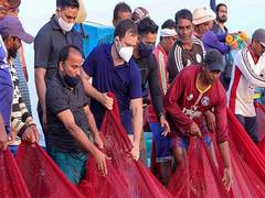 
      
      Rahul Gandhi wishes fishing communities on World Fisheries Day
      
      