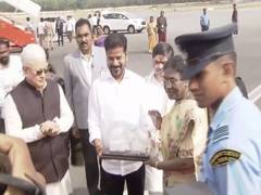 
      
      Murmu departs Hyderabad for Puttaparthi to attend Sri Sathya Sai
      
      