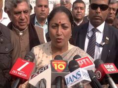 
      
      Delhi CM distributes 10,000 heaters to RWA to combat wood, coal b
      
      