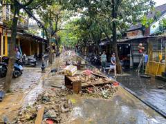 
      
      Over 90 people dead in Vietnam floods
      
      