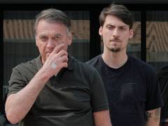 
      
      Former Brazilian President Jair Bolsonaro arrested after attempti
      
      