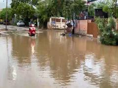 
      
      Incessant rainfall floods several residential areas in Thoothukud
      
      