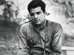 
      
      Bollywood celebrities attend last rites of Dharmendra
      
      