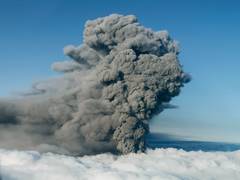 
      
      Ethiopia’s Hayli Gubbi erupts after 10,000 years, ash plume movin
      
      