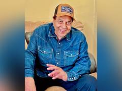 
      
       Rajkumar Hirani pays heartfelt tribute to Dharmendra
      
      