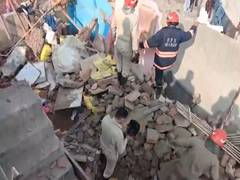 
      
      Delhi: Four people injured due to building collapse
      
      