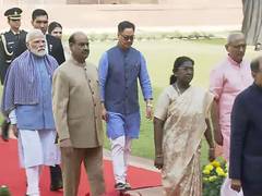 
      
      President Murmu, PM Modi arrive at Samvidhan Sadan
      
      