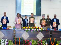 
      
      CM Dhami administers preamble oath on Constitution Day
      
      