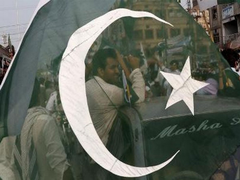 
      
      Karachi citizens condemn park commercialisation drive
      
      
