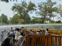 
      
      MP Youth Congress holds protest against ECI over SIR exercise
      
      